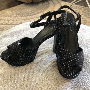 Polka dot pin-up platform heels